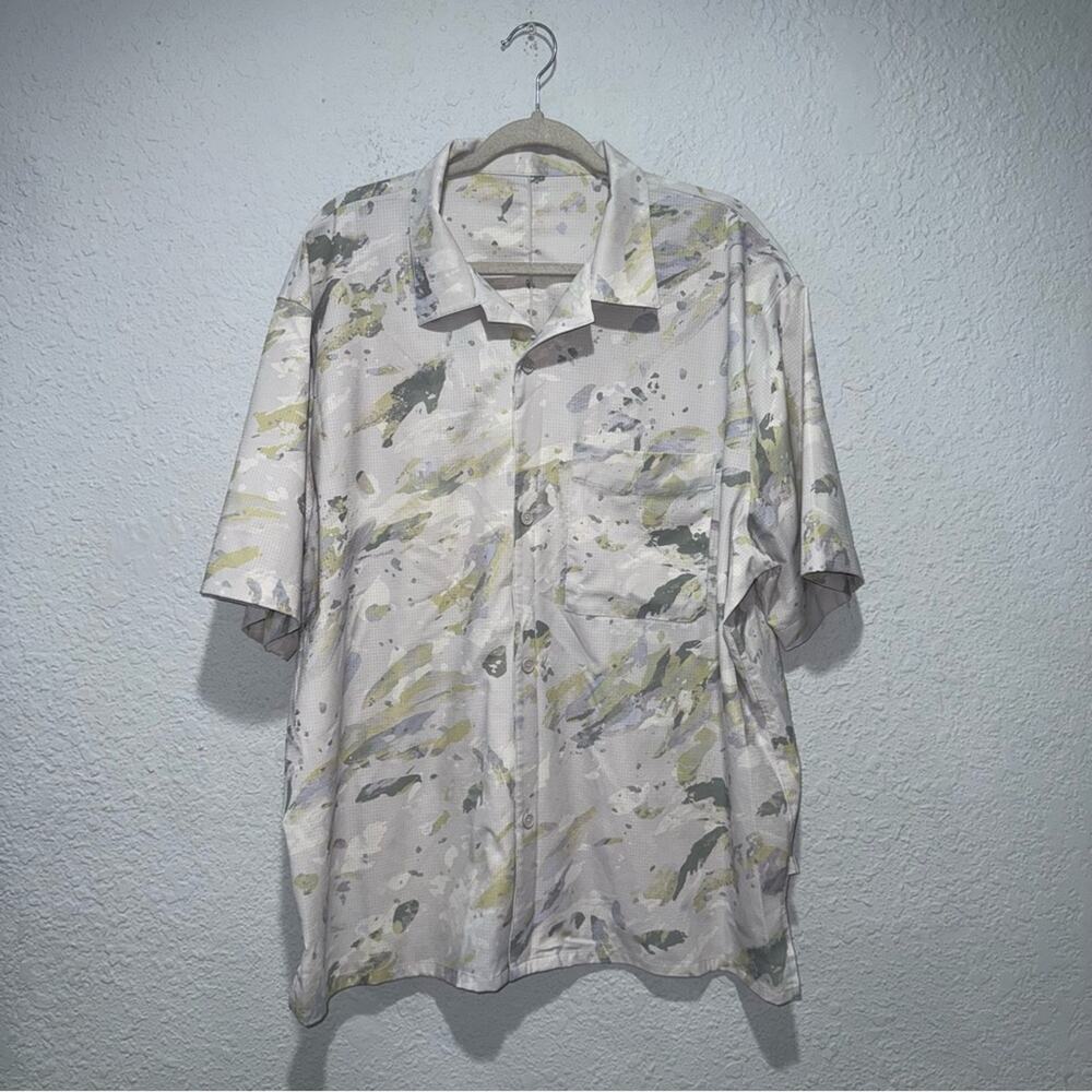 Lululemon Men’s Airing Easy Collar Short Sleeve Size XXL Variegated Bloom - Picture 3 of 7